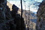 75 Passaggio esposto attrezzato con catene